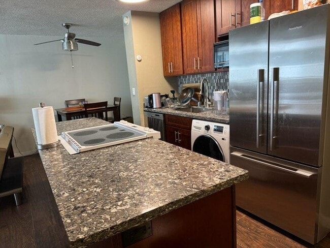 Foto del edificio - 2415 Ala Wai Blvd