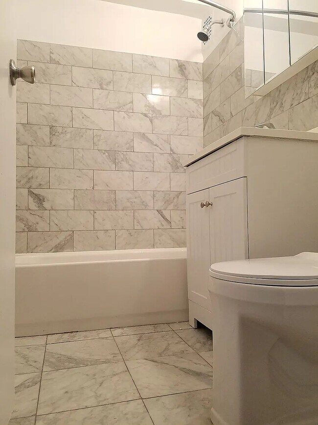 Foto del edificio - 445 E 77th St