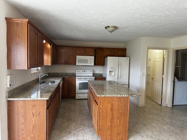 Foto del edificio - 3922 Wildflower Dr