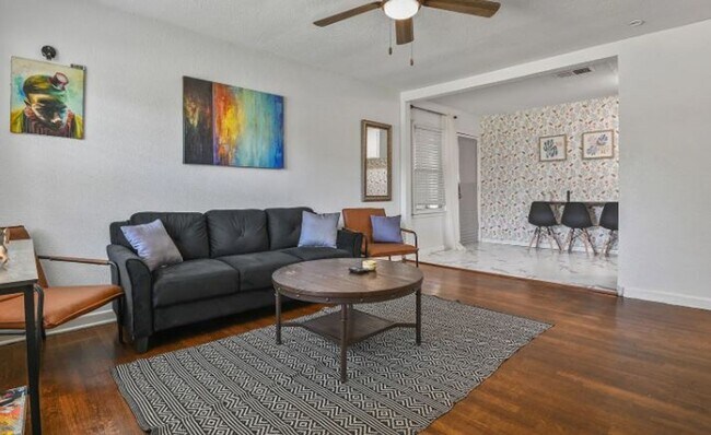 Foto del edificio - Updated 3 Bed / 1 Bath Home for Rent