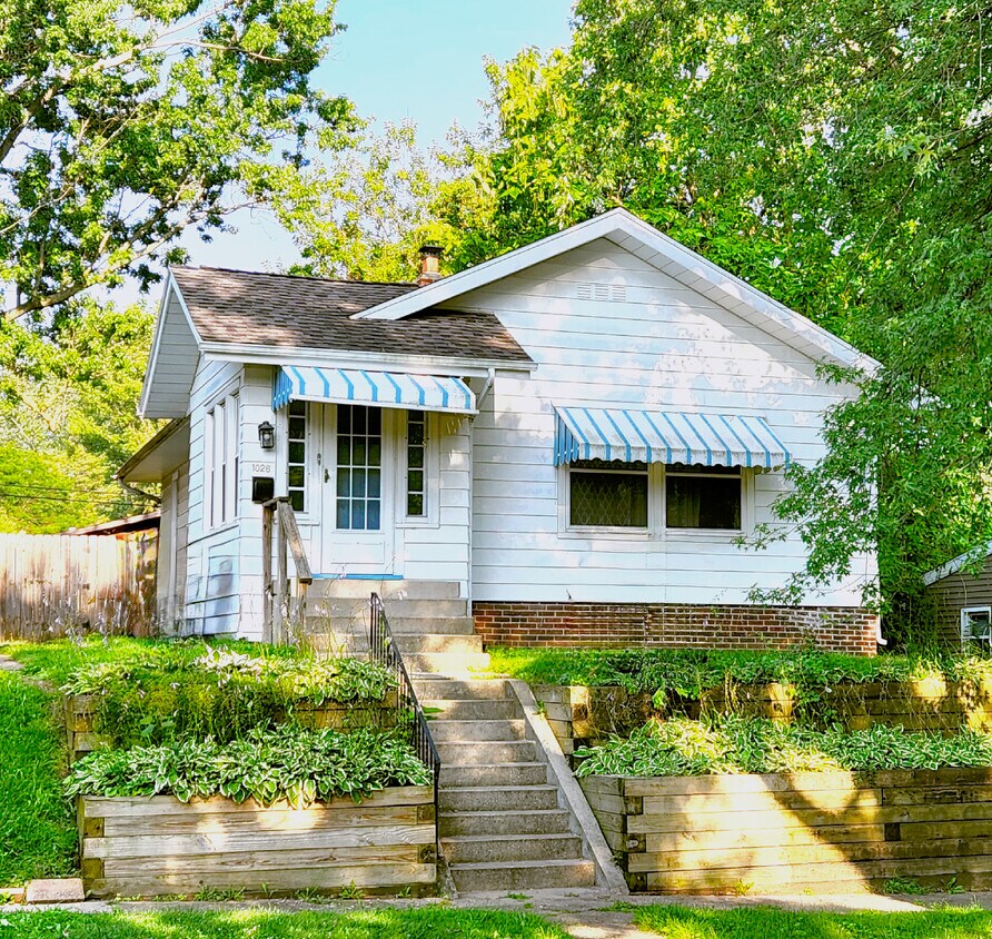 Primary Photo - 1026 Emerson Ave