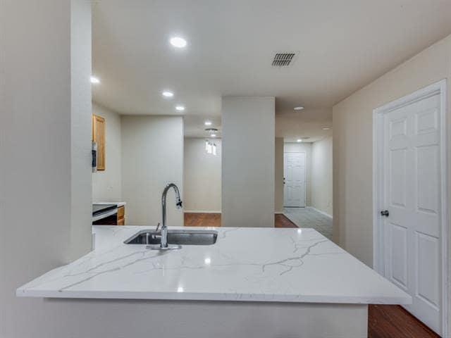 Building Photo - 1332 Waterford Dr