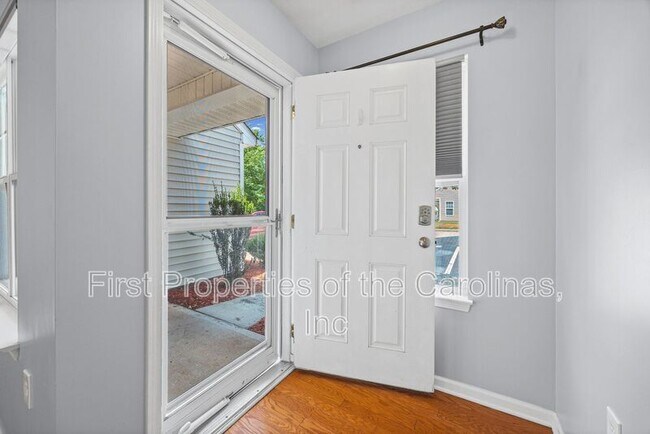 Building Photo - 2052 Shady Pond Dr