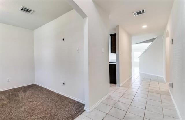 Foto del edificio - 914 Decker Dr