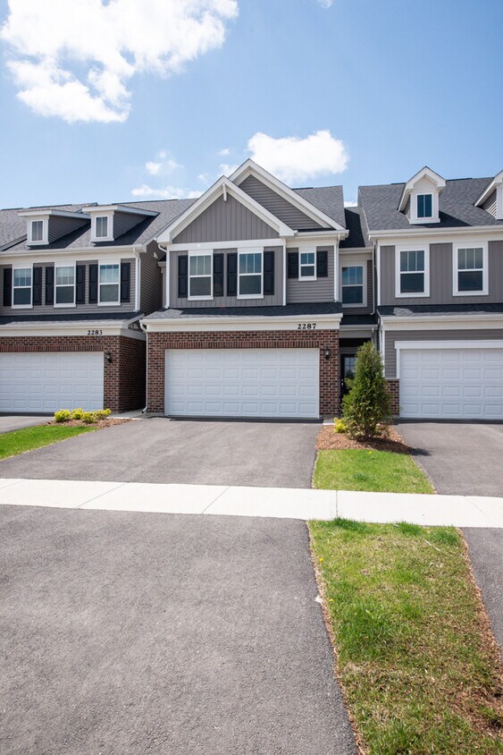 Primary Photo - 2287 Ryegrass Ln