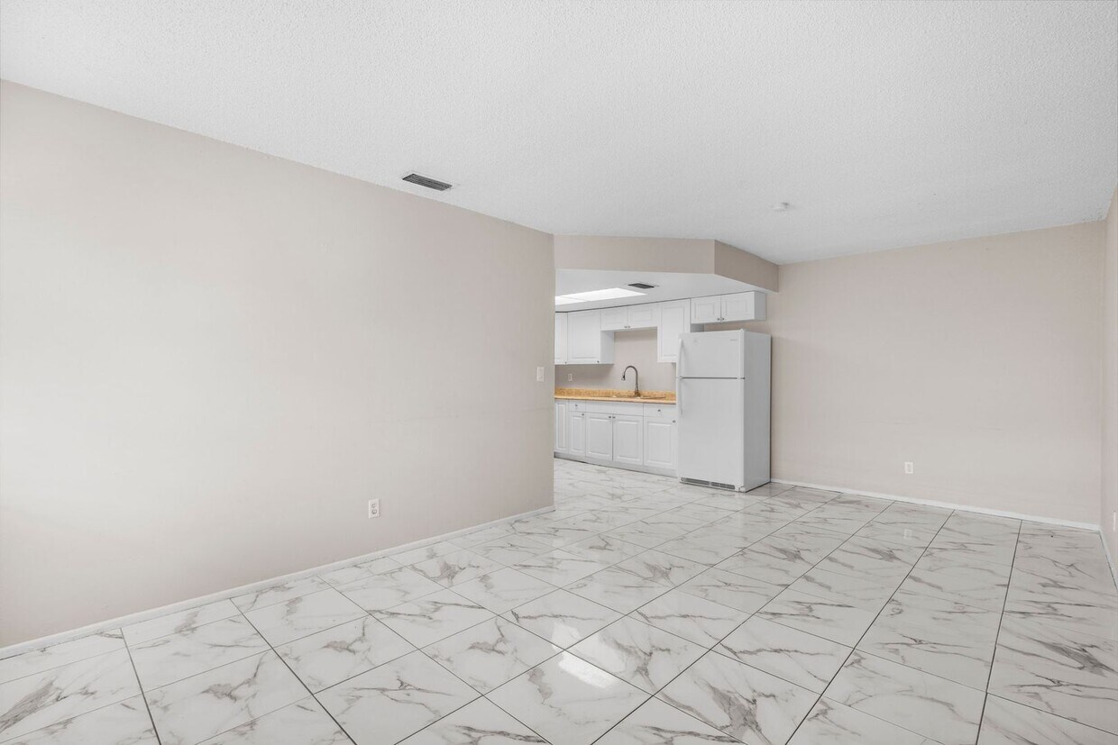 Foto principal - 3656 Seminole Ave