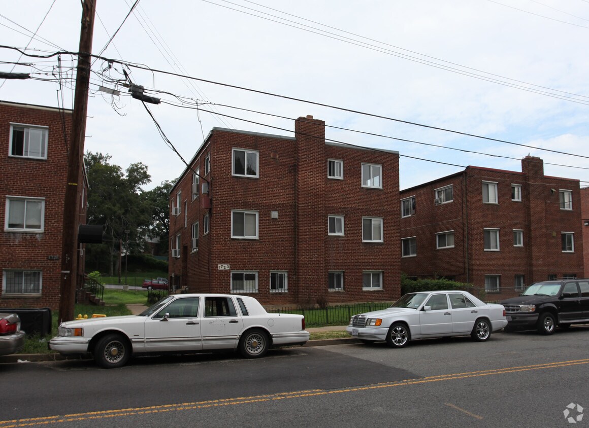 Building Photo - 1723 27th St SE