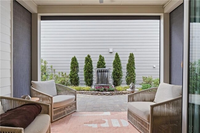 Foto del edificio - 158 Kingwood Dr