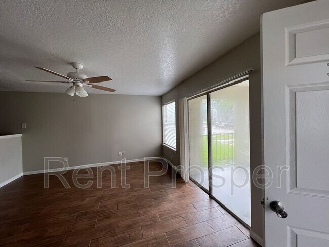 Building Photo - 4736 Walden Cir