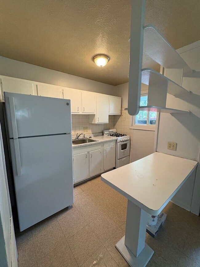 Foto del edificio - One bedroom one bathroom apartment for rent