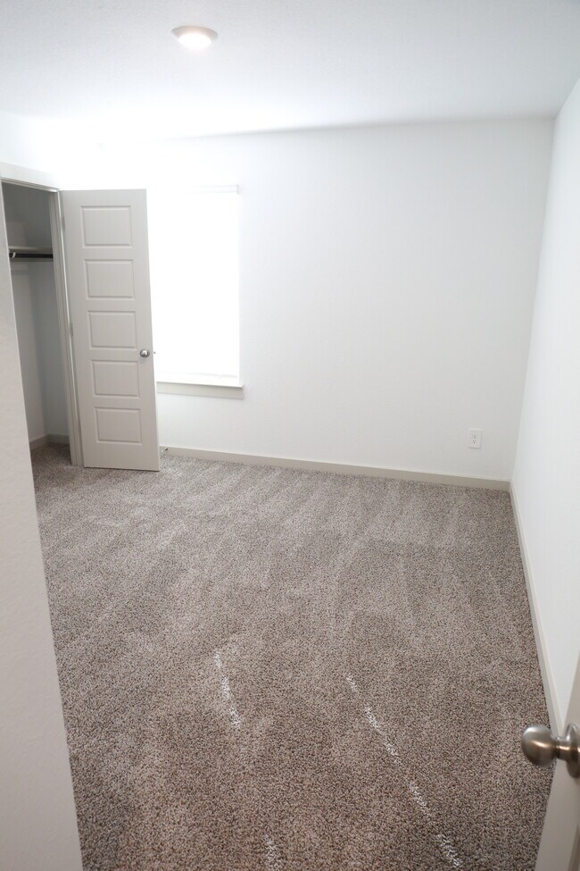 Guest Bedroom 3 - 822 Silver Kettle Dr