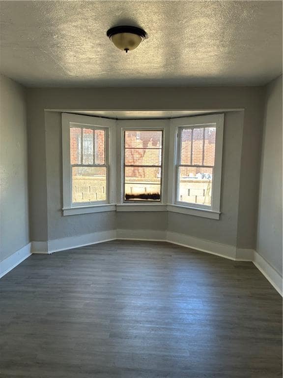 Building Photo - 1321 SpringHill Ave