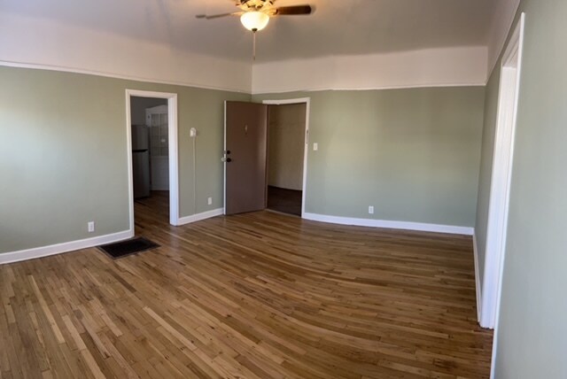 living room - 416 E Chevy Chase Dr