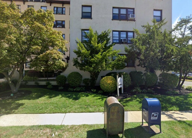 Building Photo - 345 Broad St