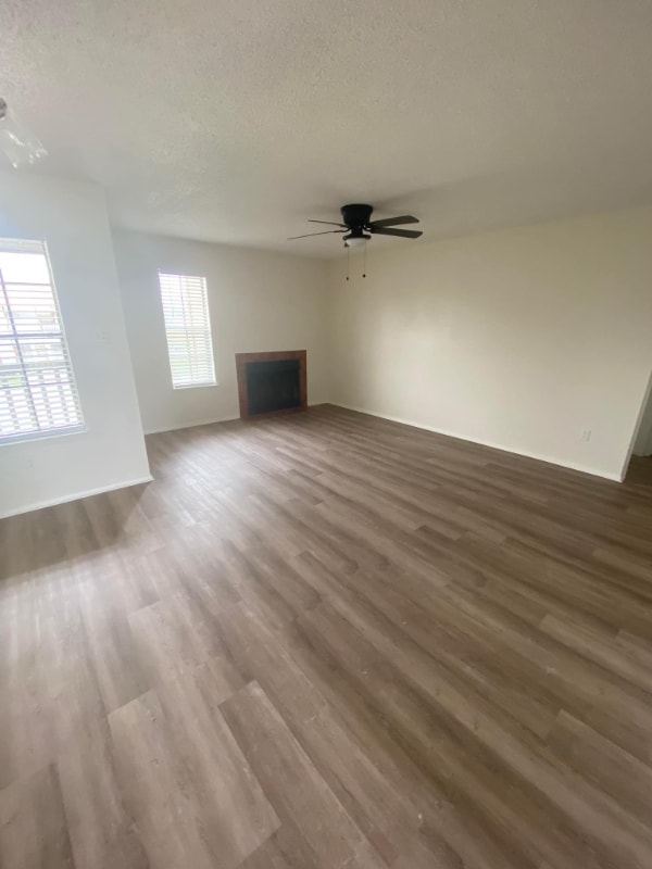 Photo - 119 Circle Ct (Pleasanton, TX) Apartment