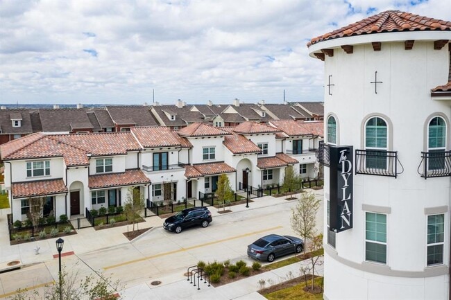 Building Photo - 7656 Villa Rosa Dr