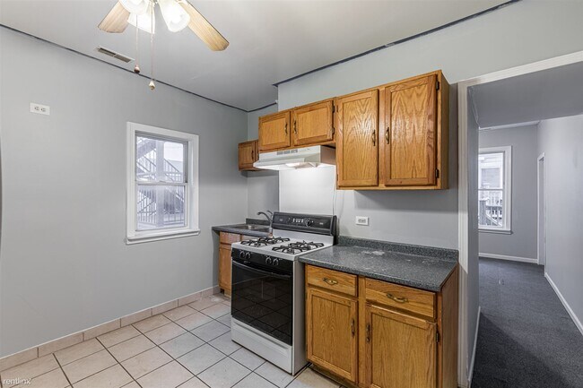 Foto del edificio - 615 W 18th St