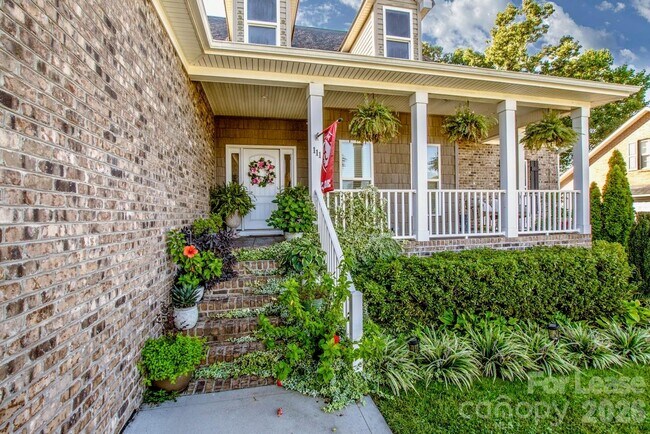 Building Photo - 111 River Birch Cir