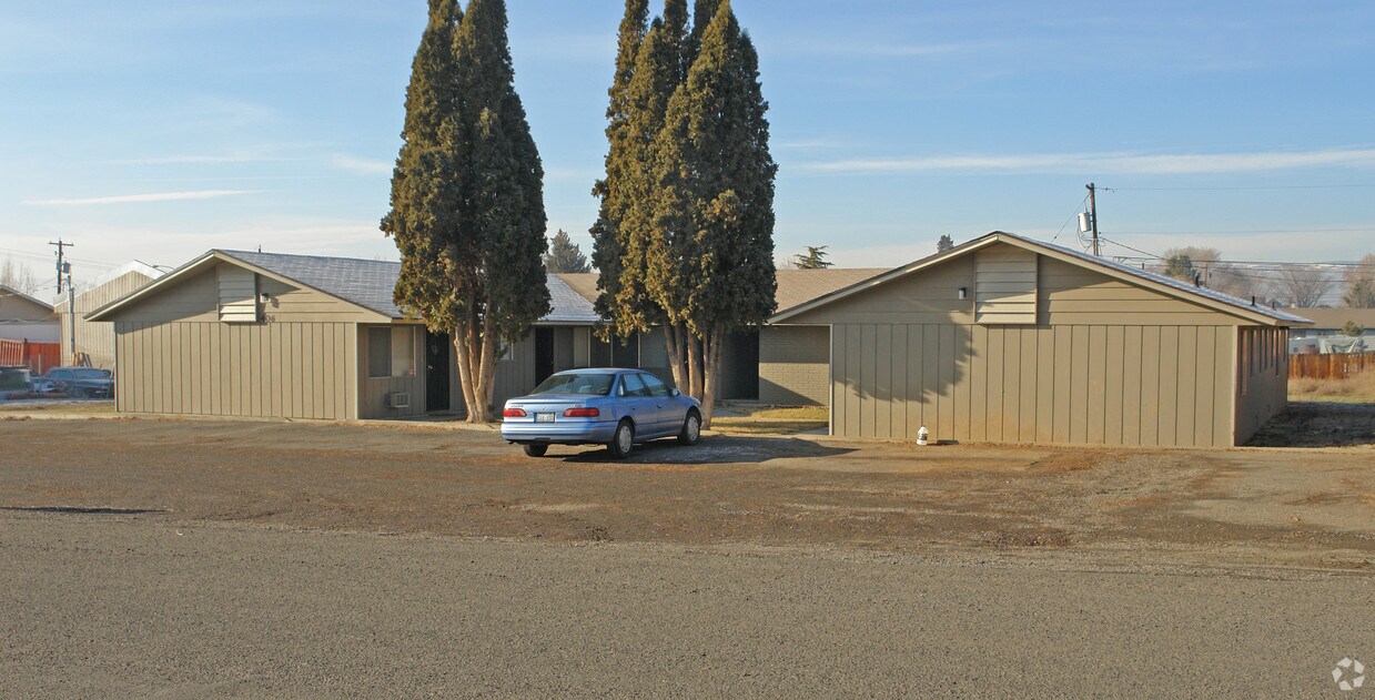 406 S 66th Ave, Yakima, WA 98908 Apartments in Yakima, WA