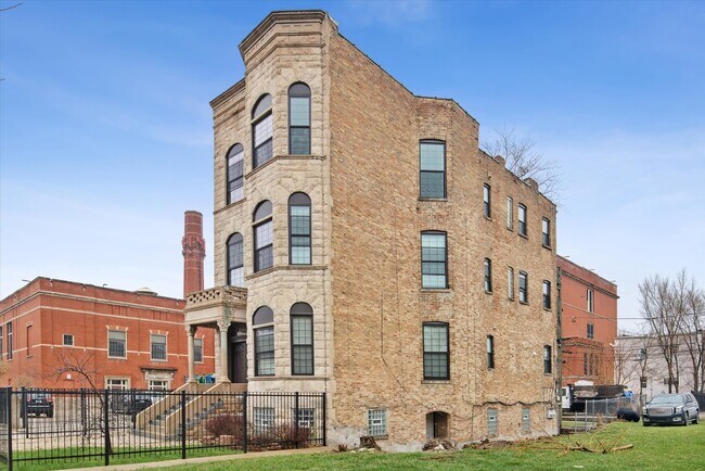 Building Photo - 1635 S Christiana Ave