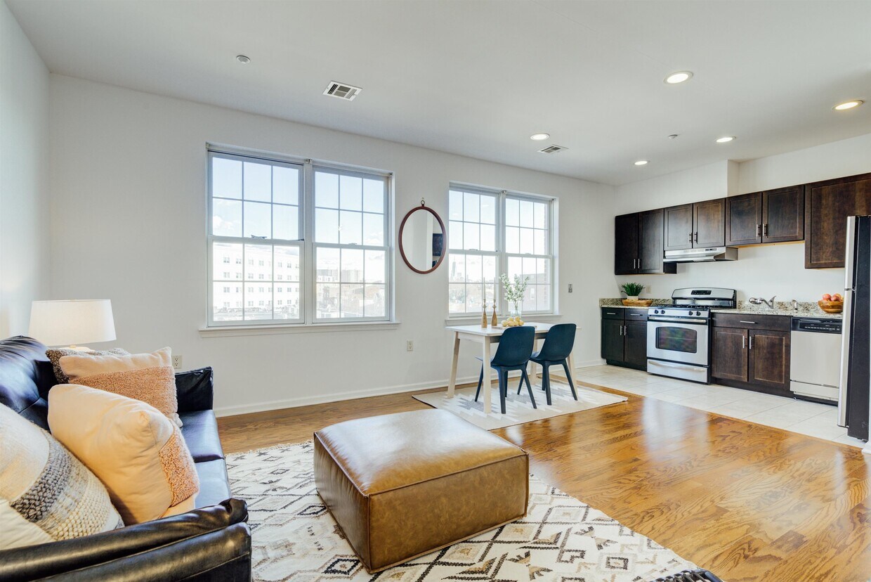 Foto principal - 1209 Summit Ave