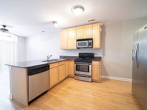 Building Photo - 2451 W Arthington St