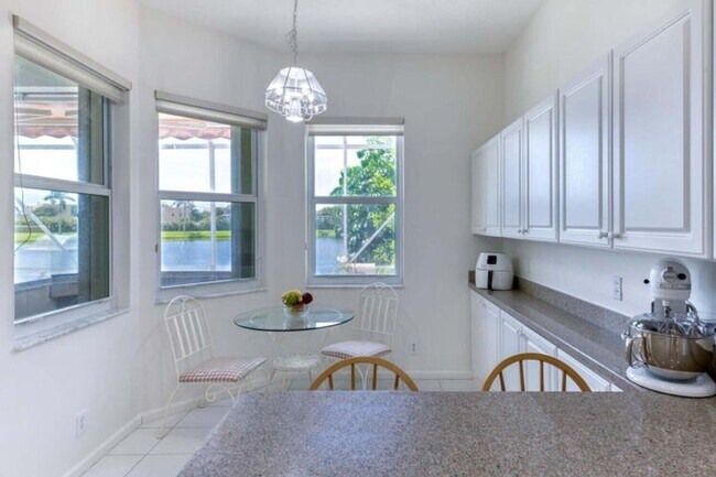 Foto del edificio - 1232 Avondale Ln