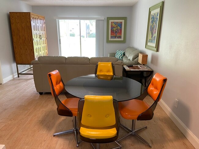 Building Photo - 18081 SE Country Club Dr