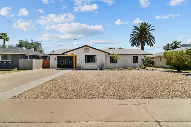 Foto del edificio - 2121 W Avalon Dr