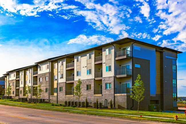 Building Photo - Bluestem Pointe