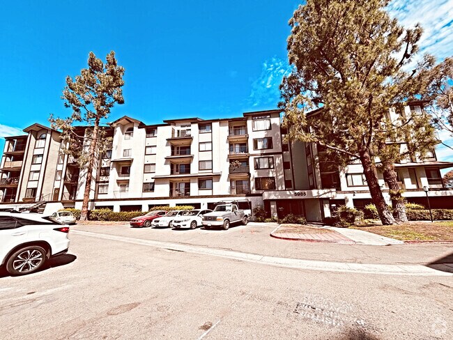 Building Photo - 5985 Dandridge Ln