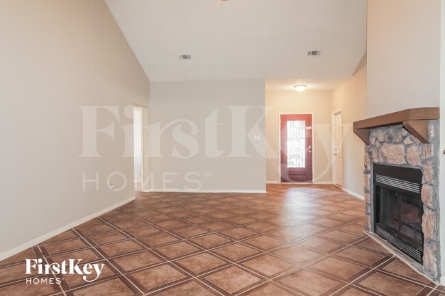 Foto del edificio - 17214 Thorhill St