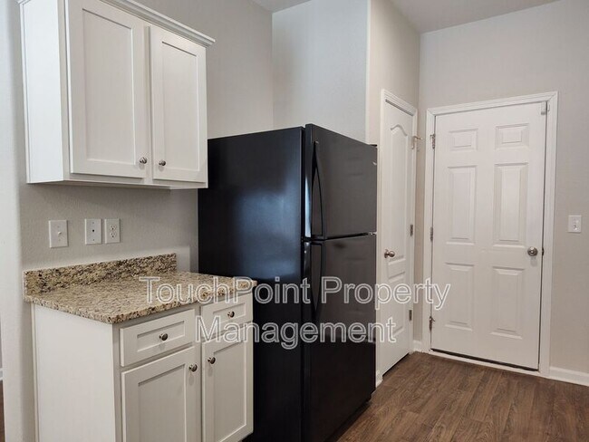Building Photo - 9623 Weikert Rd