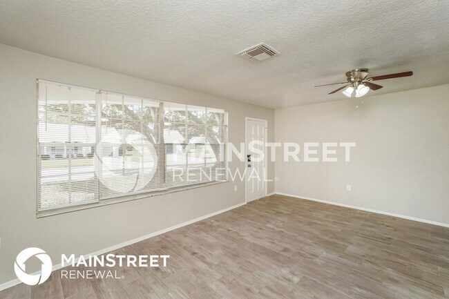 Foto del edificio - 8803 Seeley Ln