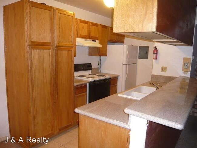 Building Photo - 2 br, 1 bath House - 34740 Skylark Dr #2