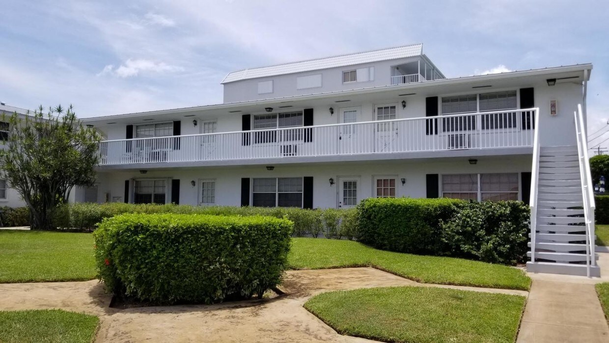143 Yacht Club Drive 15 - 143  Yacht Club Drive 15