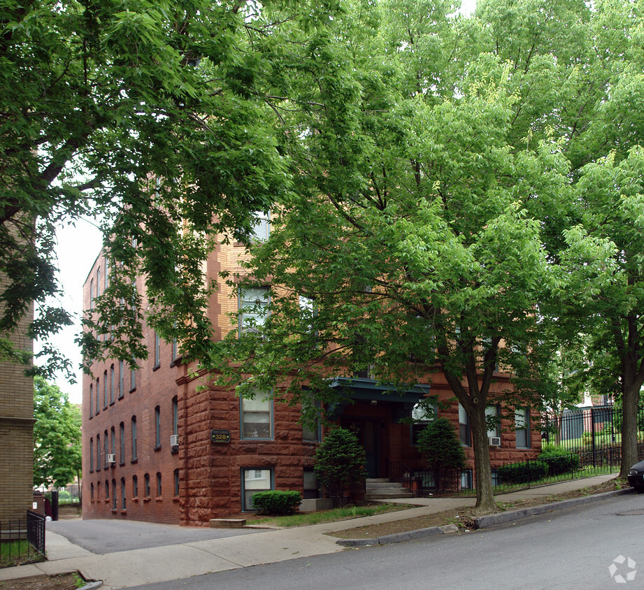 Building Photo - 328 Union St