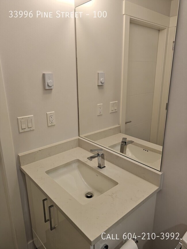 Building Photo - Brand New Condo With Two Parking