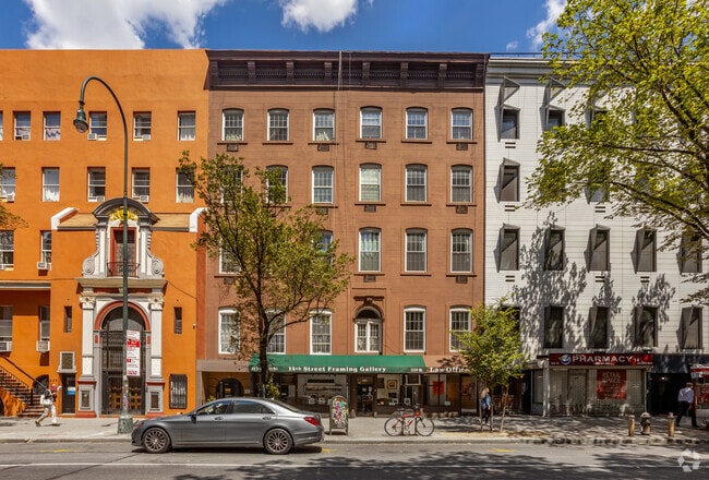 Building Photo - 225 W 14th St