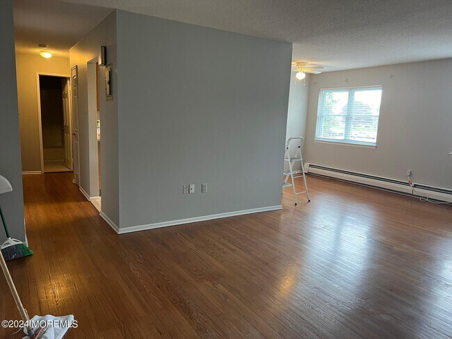 Building Photo - 98 Stonehurst Blvd