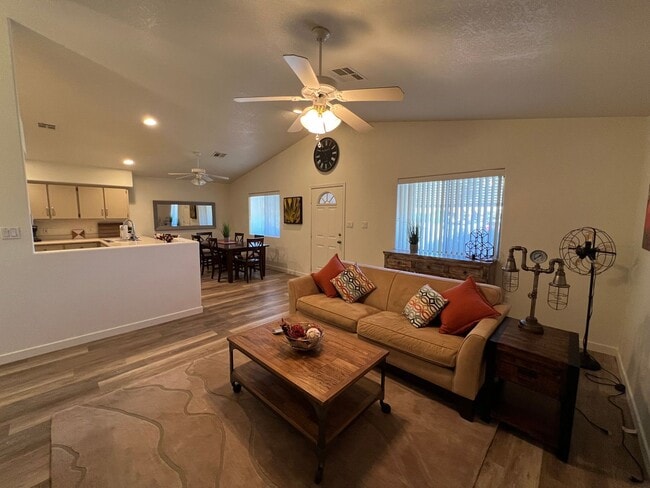 Building Photo - 11525 S Chaparral Dr
