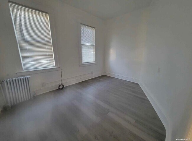 Foto del edificio - 2724 Gillmore St