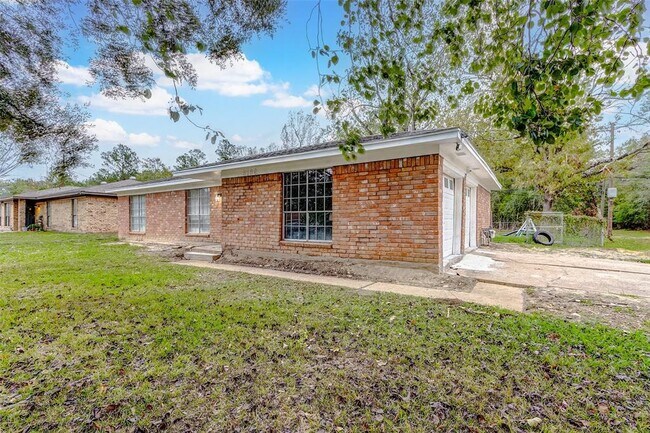 Building Photo - 8180 Homer Dr