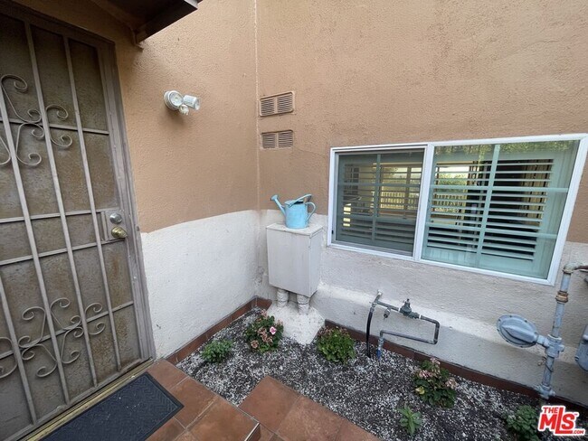 Building Photo - 4557 Don Ricardo Dr