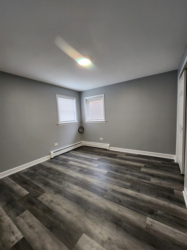 Primary Photo - 2820 Lombard Ave