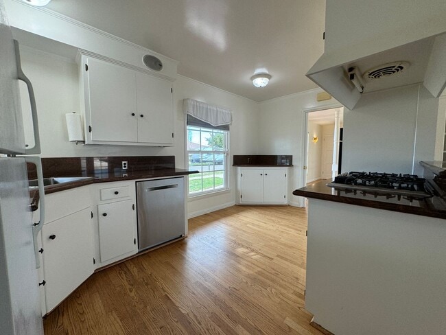 Building Photo - Exceptional Charm in this Single-Level 3-Bedroom House