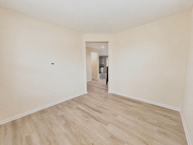 Foto del edificio - Beautiful 3 Bed / 3 Bath Home in Louisville
