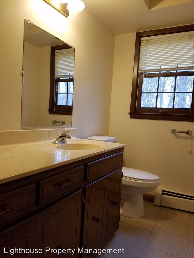 Building Photo - 3620 Chamberlain Ave SE