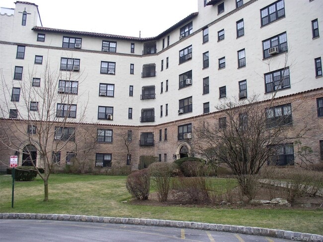 Building Photo - 1273 North Ave