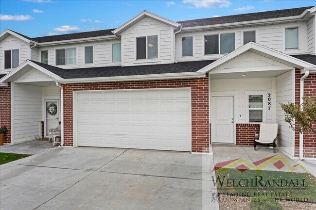 Foto del edificio - Live in Style – 3 Bed, 2.5 Bath Townhome i...